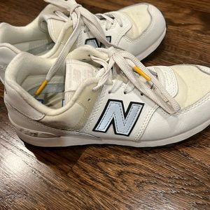 Kids Size 3 New Balance Tennis Shoes, good condition.